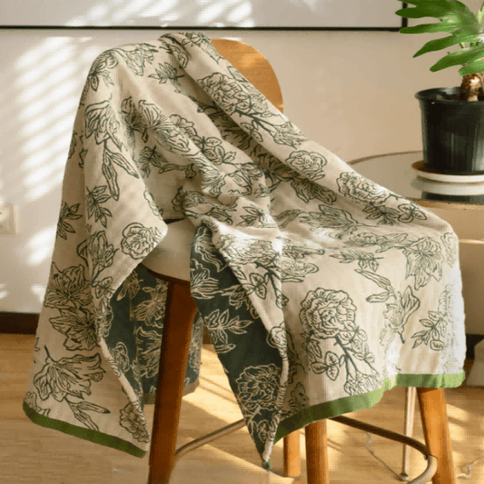 Badetuch aus Baumwollgaze mit Jacquardmuster und Pfingstrosenmotiv - Grün - 80cm x 160cm - image 0