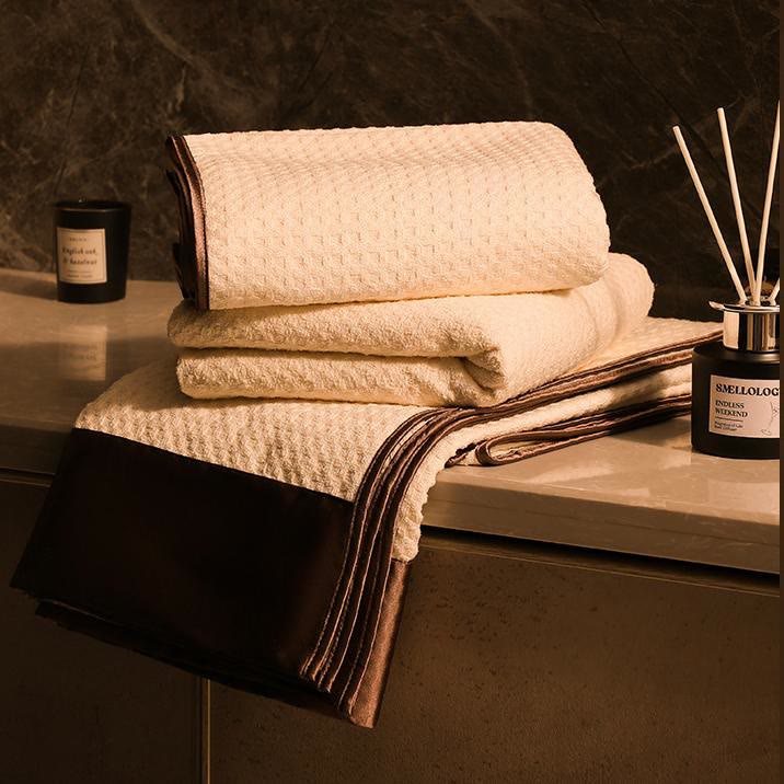 Badetuchset aus Satin mit Waffelmuster (2er-Pack) - image 6