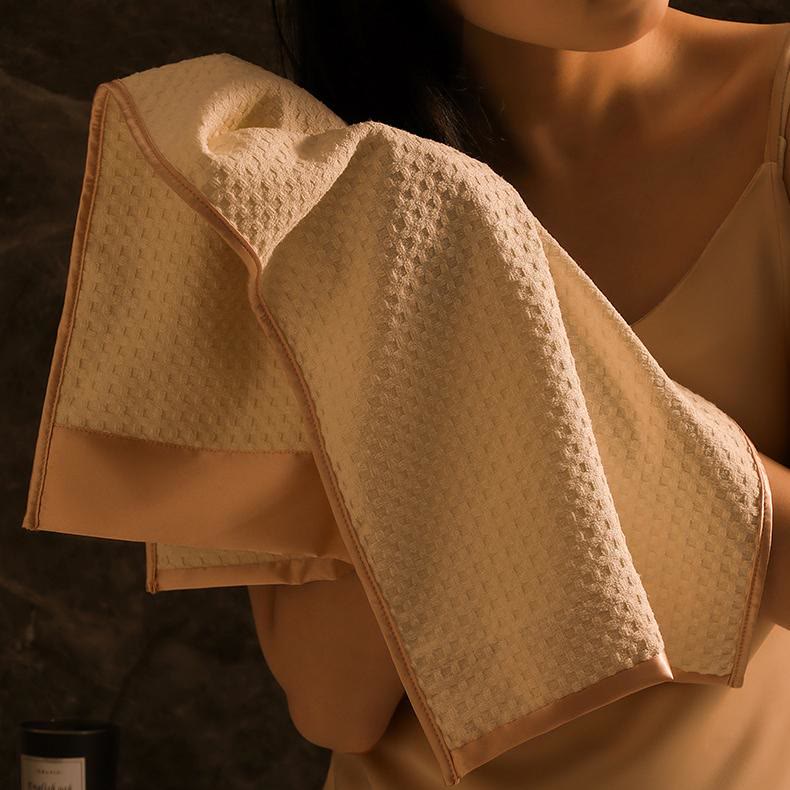 Badetuchset aus Satin mit Waffelmuster (2er-Pack) - image 3