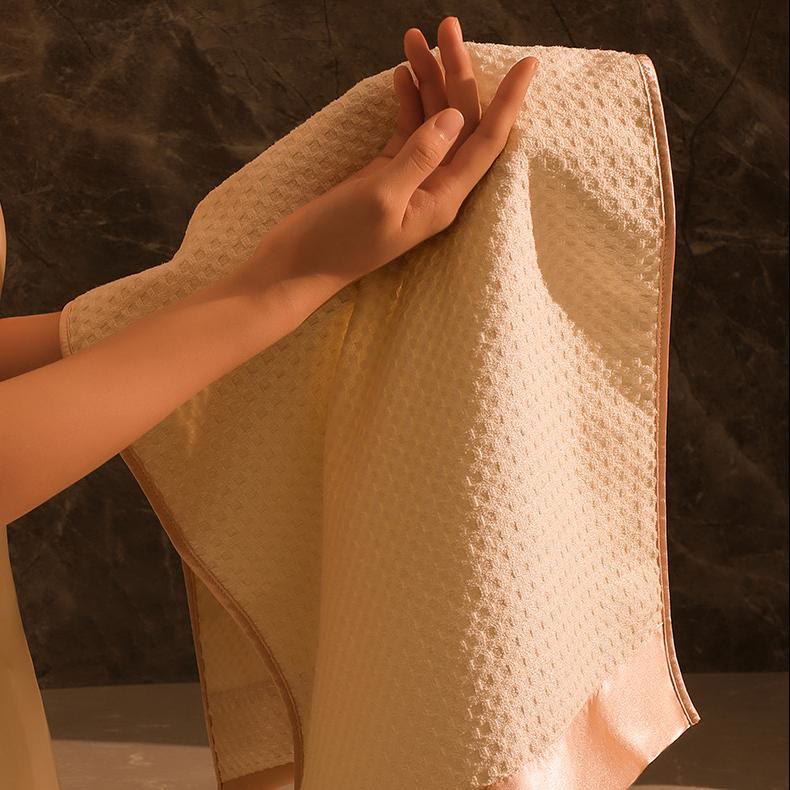 Badetuchset aus Satin mit Waffelmuster (2er-Pack) - image 4