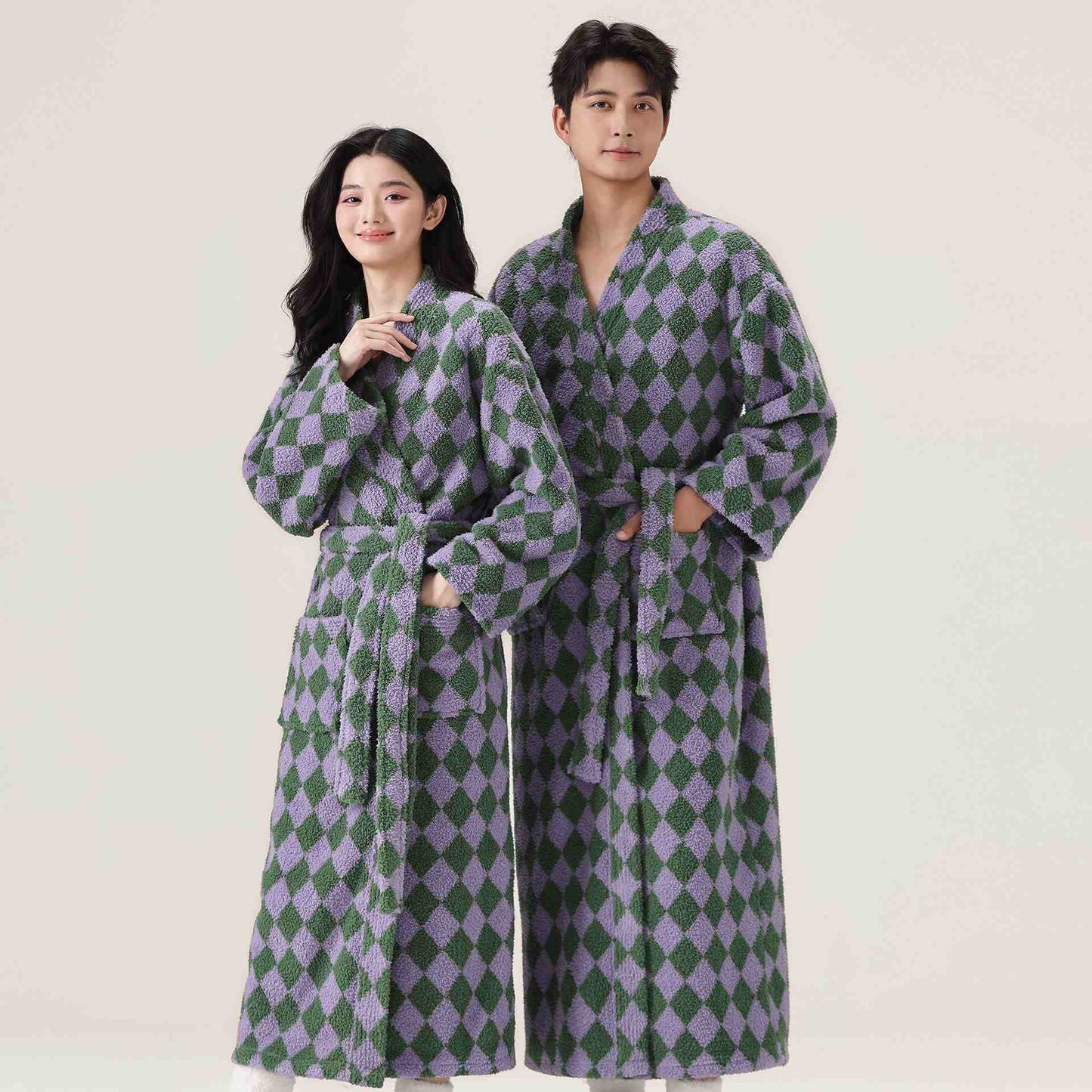 Unisex-Bademantel aus Plüsch mit Rautenmuster - image 3
