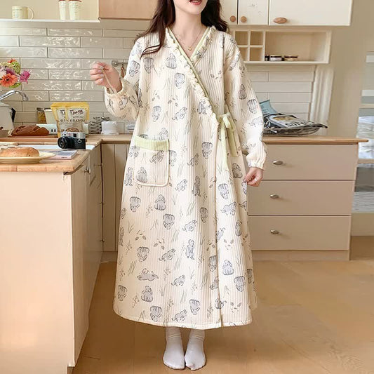 Nachthemd mit Cartoon-Kaninchen-Muster und Rüschen und Tasche - image 0