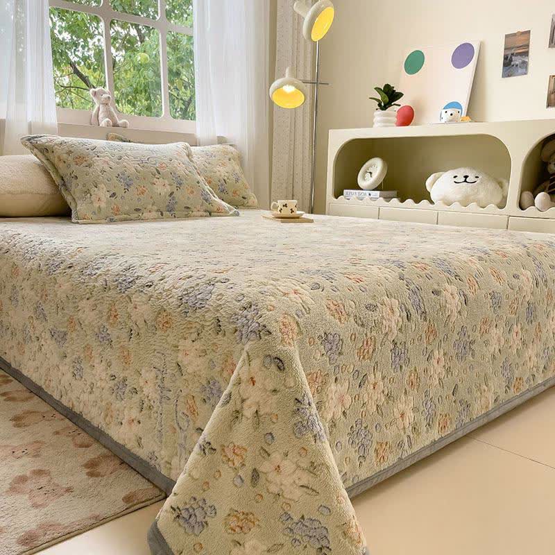 Ownkoti Elegante Plüsch-Überwurfdecke mit Blumenmuster - image 1