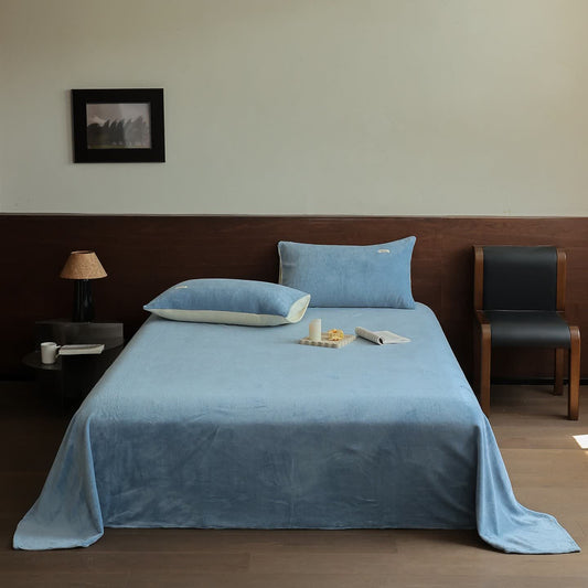 Ownkoti Einfarbige, warme, flauschige Bettdecke - Blau - Tagesdecke mit 2 Kissenbezügen - 245cm x 270cm - image 0