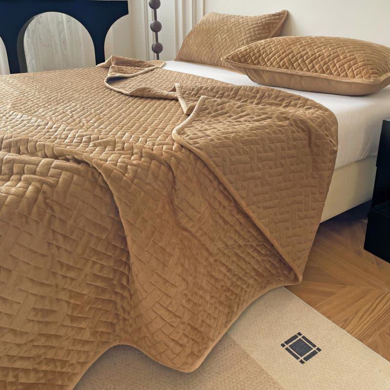 Ownkoti Steppdecke mit einfarbigem Gittermuster - Helles Kamel - Tagesdecke mit 2 Kissenbezügen - 220cm x 240cm - image 14