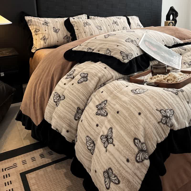 Ownkoti Schmetterlings-Bettwäscheset mit Rüschen aus Plüsch (4-teilig) - Braun - 220cm x 240cm - image 9
