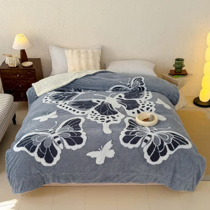 Ownkoti – Plüschdecke mit Schmetterlingsprägung im Natur-Stil - Blau - 200cm x 230cm - image 5