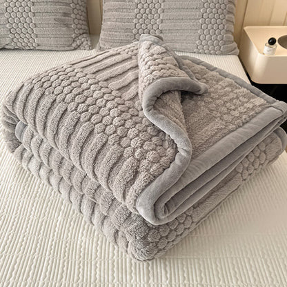 Ownkoti Plüschdecke mit geometrischer Struktur - image 10