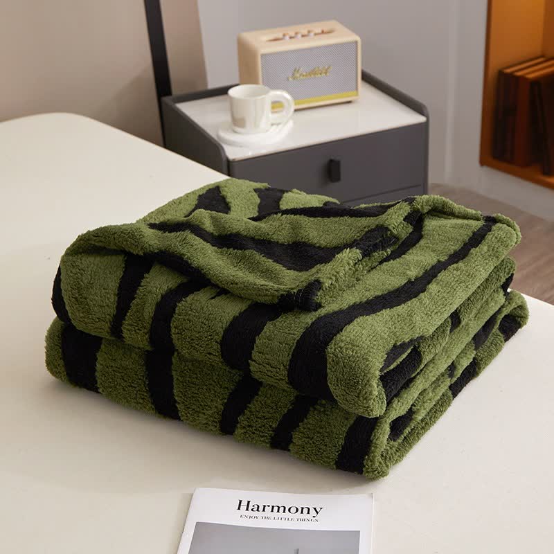 Ownkoti – Moderne Überwurfdecke mit Zebramuster - Grün - 200cm x 230cm - image 7