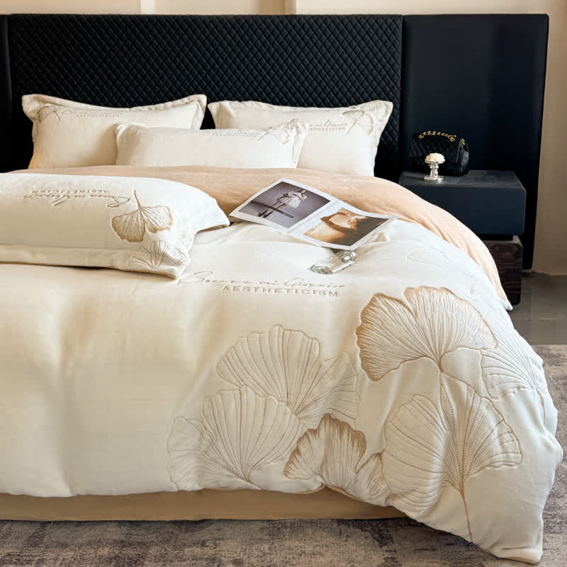 Ownkoti Elegantes Ginkgoblatt-Plüsch-Bettwäscheset (4-teilig) - image 0