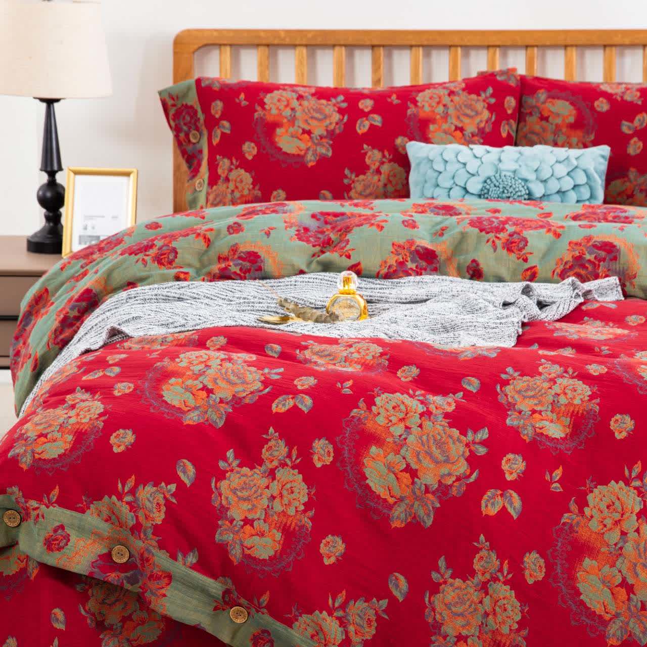 Ownkoti Luxuriöse Bettwäsche aus reiner Baumwollgaze mit Blumenmuster (4-teilig) - image 1