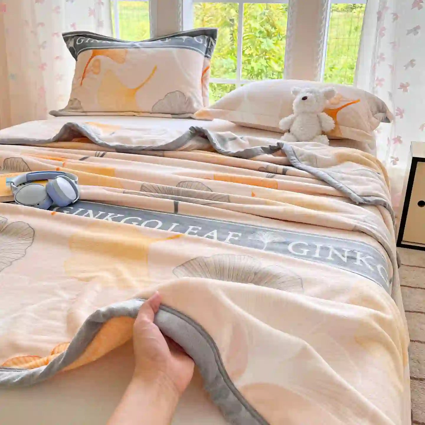 Kuschelige, warme Ginkgo-Blatt-Decke - image 3