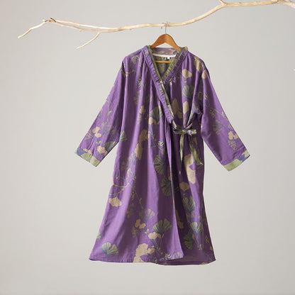 Nachthemd aus Baumwolle im Hanfu-Stil mit Ginkgoblattmuster - Lila - XL - image 20