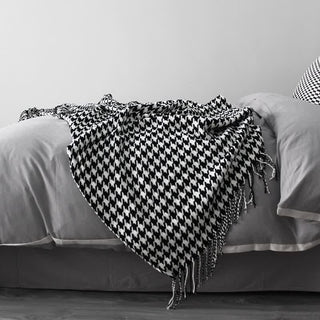 Ownkoti Klassische Hahnentritt-Quastendecke - 130cm x 230cm - image 0