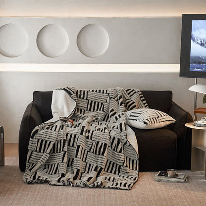 Ownkoti Jacquard-Fleecedecke mit geometrischem Muster - image 3