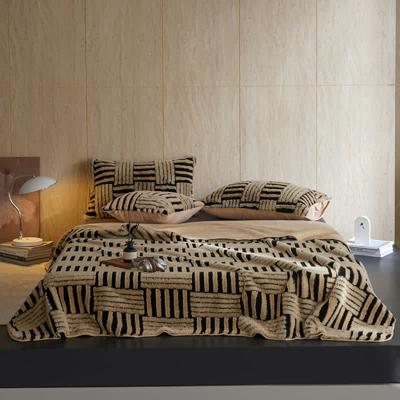 Ownkoti Jacquard-Fleecedecke mit geometrischem Muster - image 10