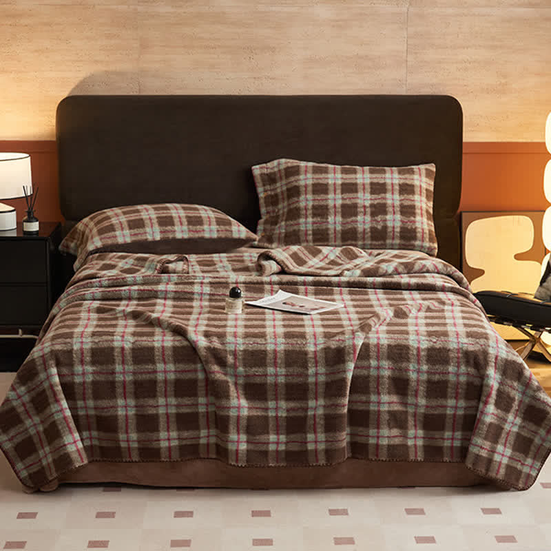 Ownkoti Wendbare Fleecedecke im klassischen Karomuster – vielseitig verwendbar - image 23