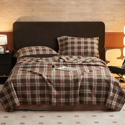 Ownkoti Wendbare Fleecedecke im klassischen Karomuster – vielseitig verwendbar - image 23