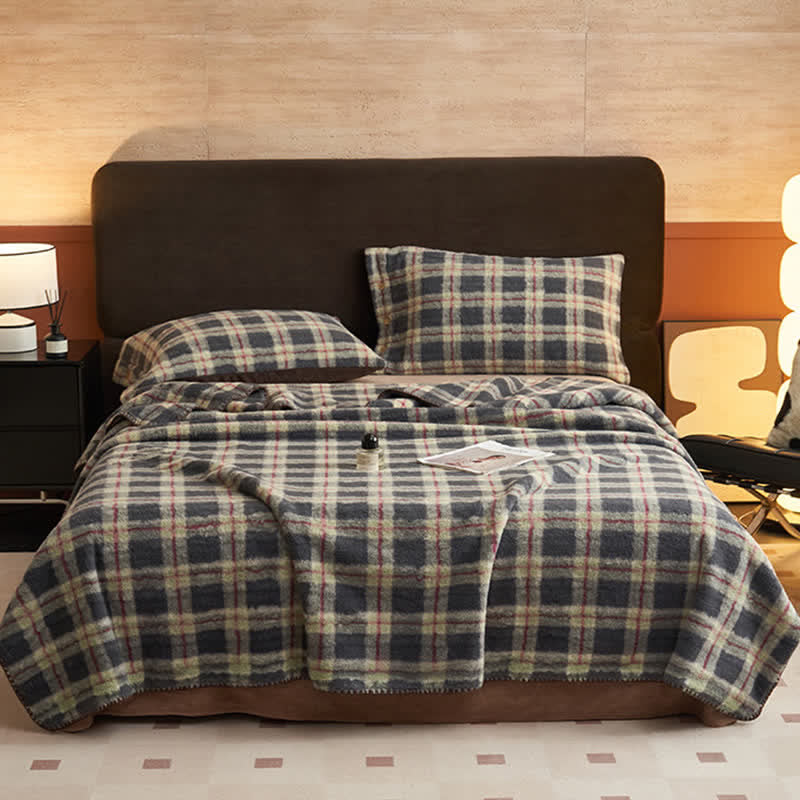 Ownkoti Wendbare Fleecedecke im klassischen Karomuster – vielseitig verwendbar - image 45