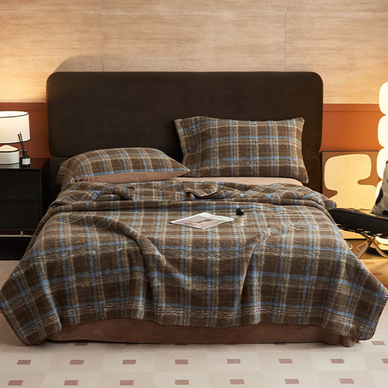 Ownkoti Wendbare Fleecedecke im klassischen Karomuster – vielseitig verwendbar - image 37