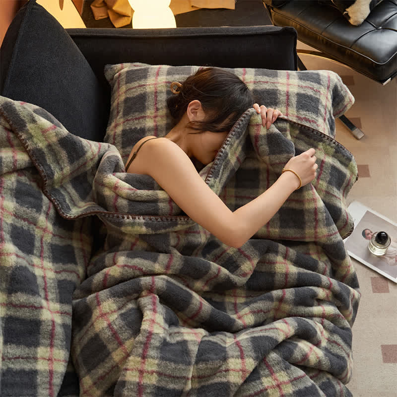 Ownkoti Wendbare Fleecedecke im klassischen Karomuster – vielseitig verwendbar - image 47