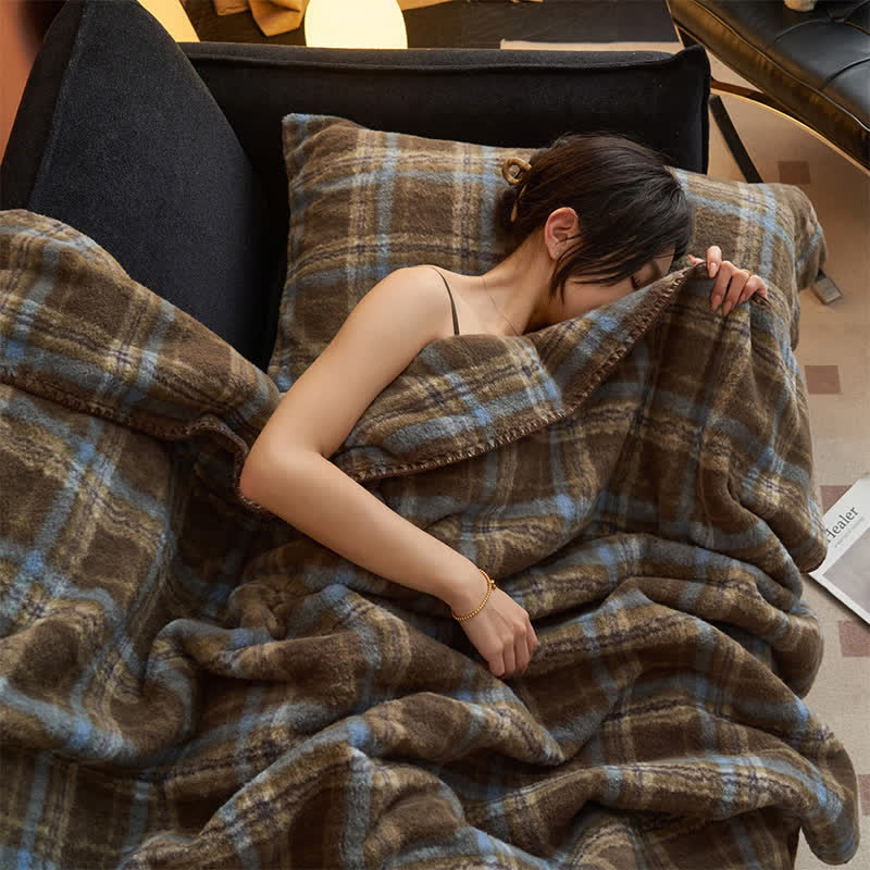 Ownkoti Wendbare Fleecedecke im klassischen Karomuster – vielseitig verwendbar - image 38