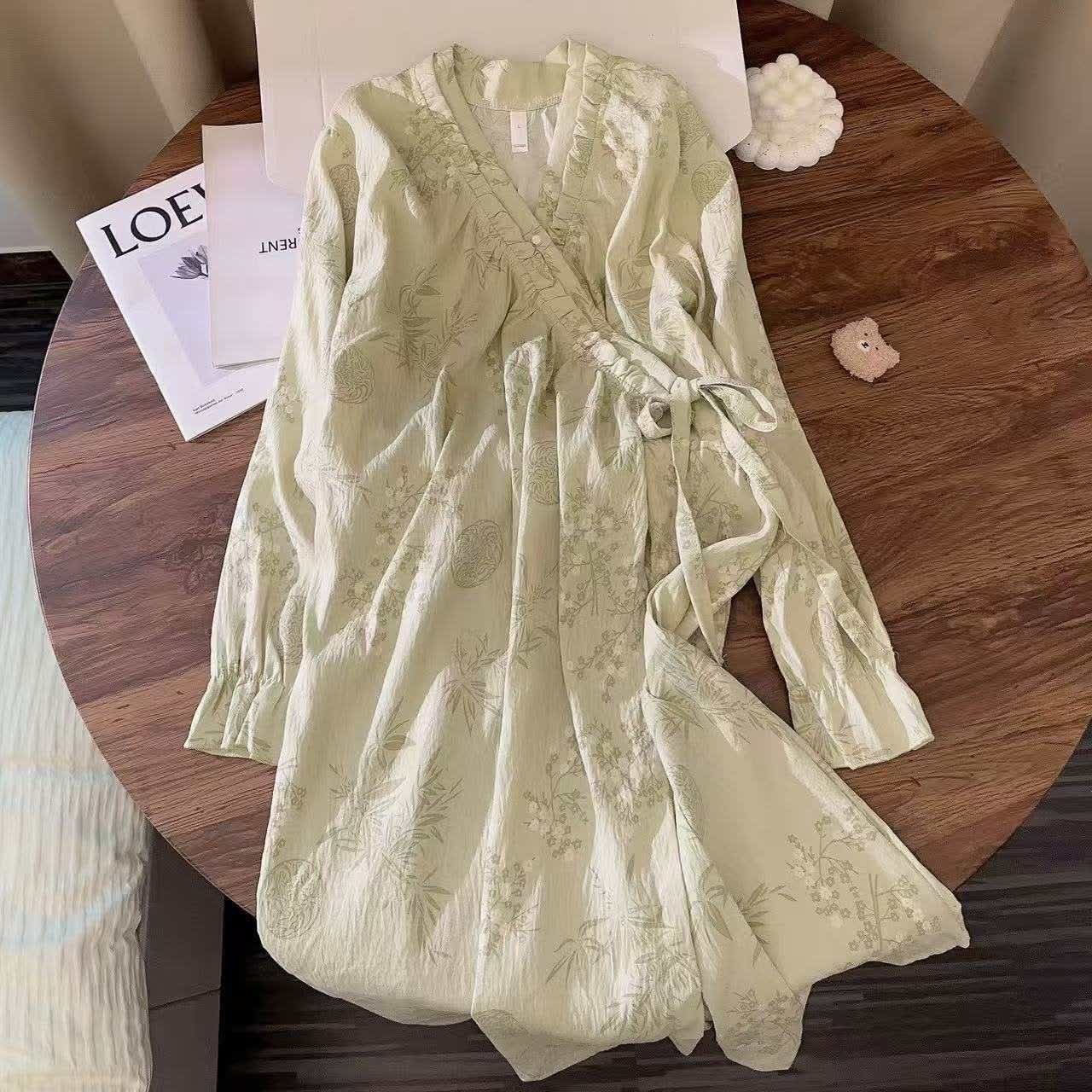 Ownkoti Nachthemd mit floralem Blattmuster, langen Ärmeln und Rüschen - XXL - image 0