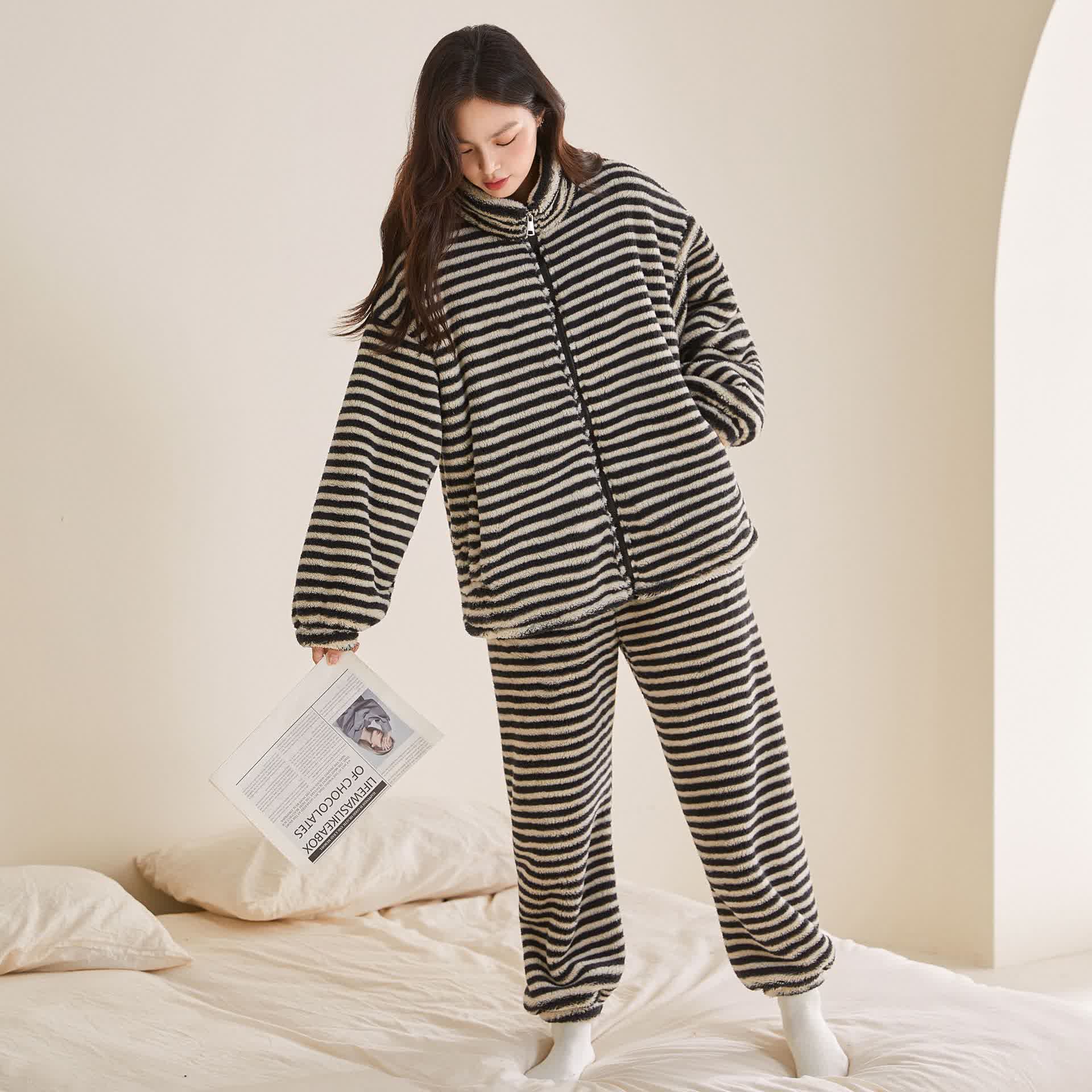 Ownkoti Gestreiftes Plüsch-Loungewear-Set mit Reißverschluss - Schwarzweiß - XXL - image 6