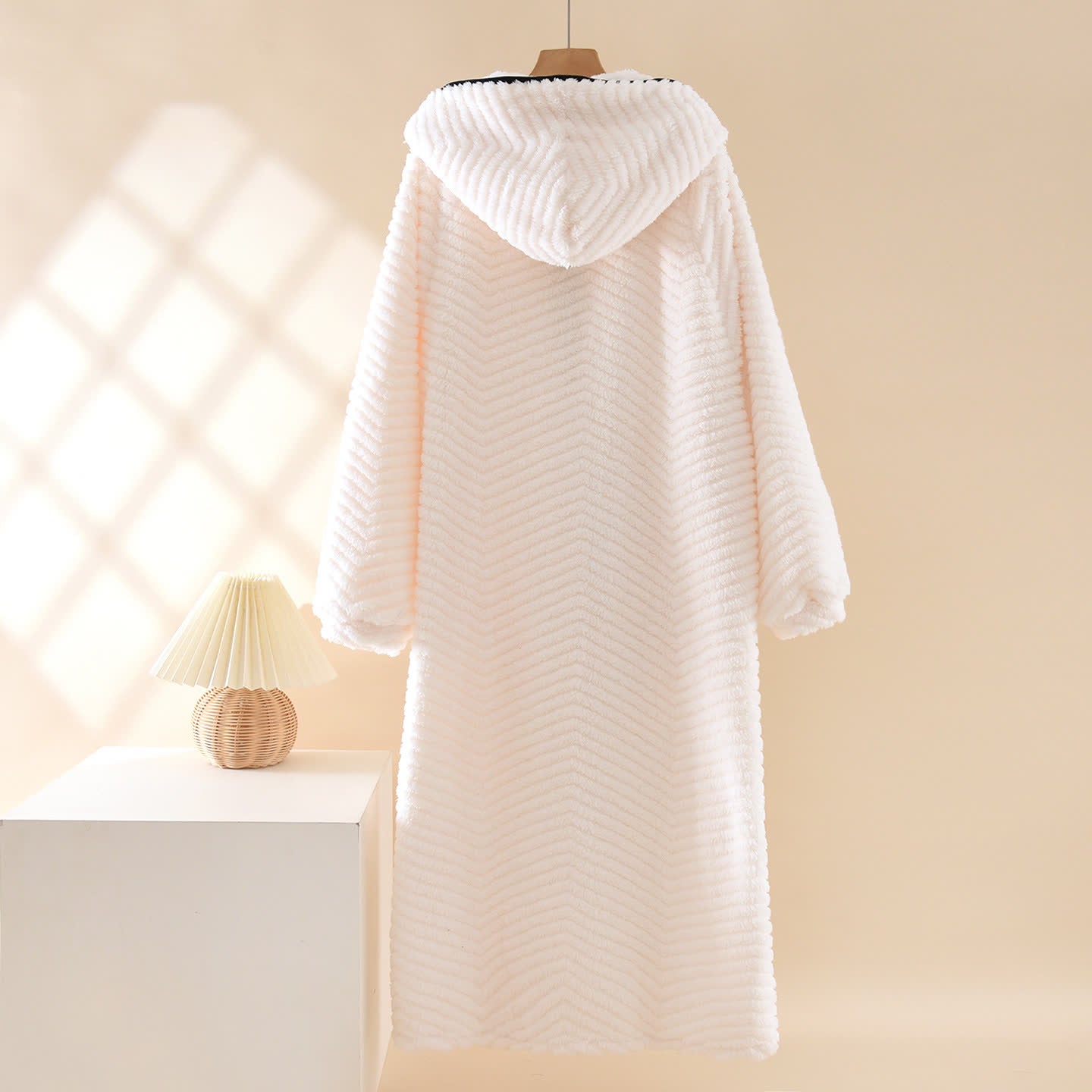 Ownkoti Kapuzen-Bademantel mit Knöpfen, einfarbig - image 3