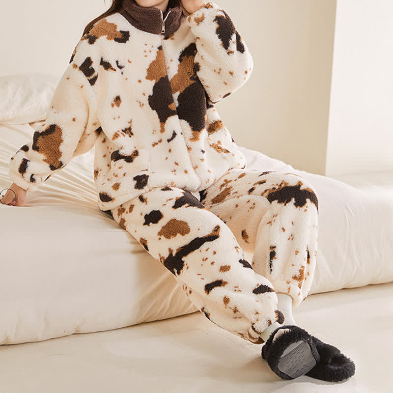 Ownkoti Fleece-Loungewear-Set mit künstlerischem Print - image 6