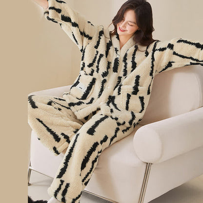 Ownkoti Fleece-Loungewear-Set mit vertikalen Streifen - image 3