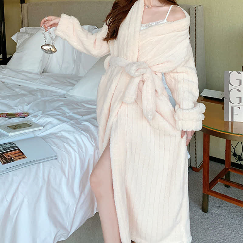 Ownkoti Bademantel aus strukturiertem Plüsch mit einfarbigen Streifen - image 5