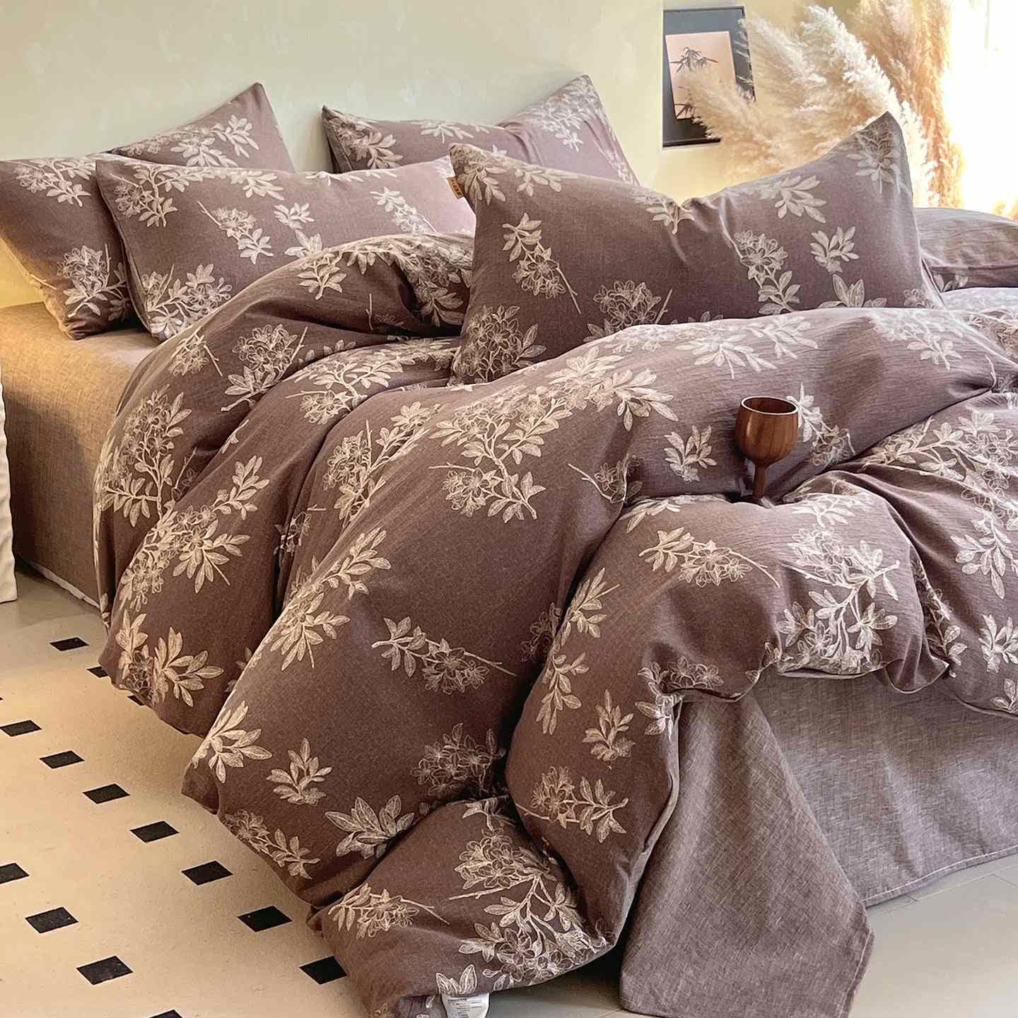 Ownkoti Vintage Elegante Bettwäschegarnitur mit Blumenmuster (4-teilig) - 220cm x 240cm - image 0