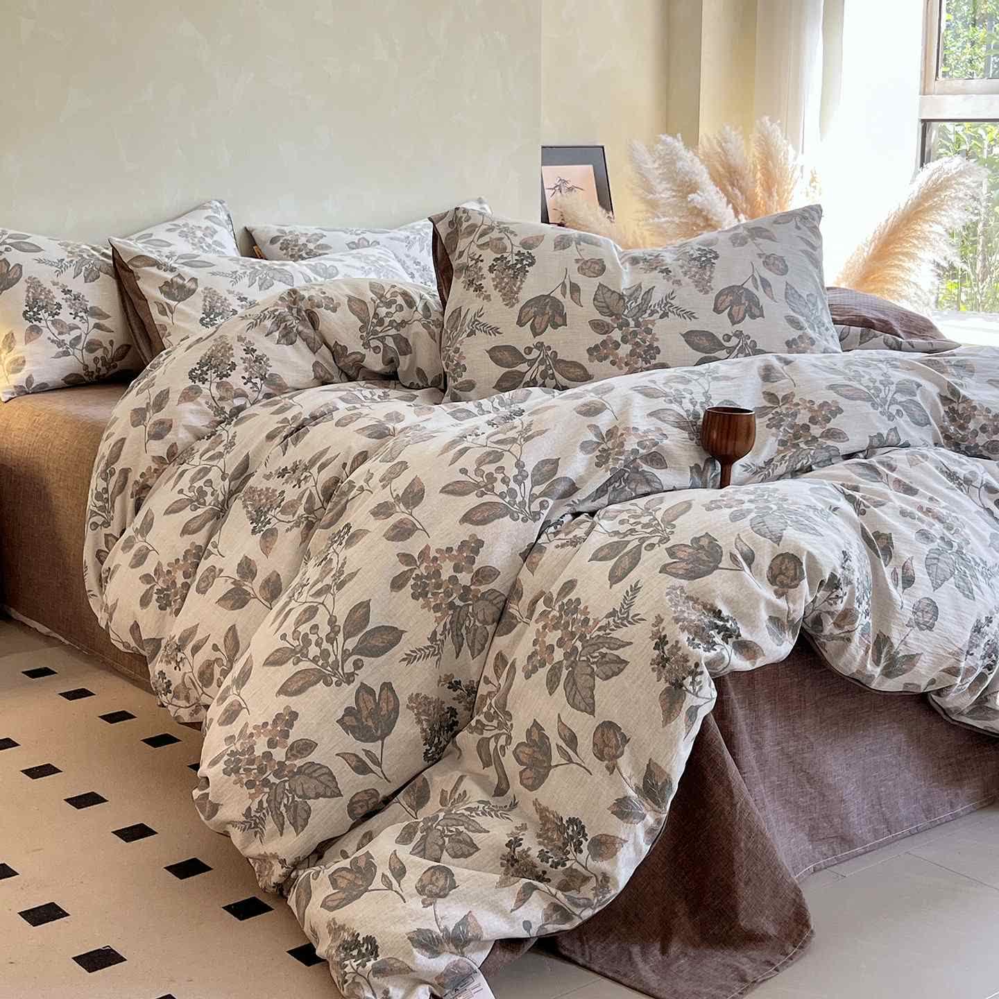 Ownkoti Bettwäsche-Set mit Vintage-Blattmuster (4-teilig) - 220cm x 240cm - image 0