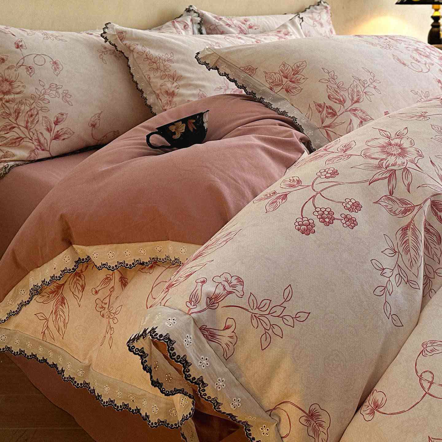 Ownkoti Bettwäsche-Set aus gebürsteter Baumwolle mit floraler Spitze - Rosa - 220cm x 240cm - image 0