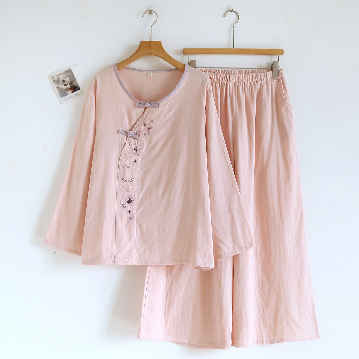 Ownkoti Loungewear-Set im orientalischen Stil mit Blumenstickerei - Hellrosa - XL - image 4