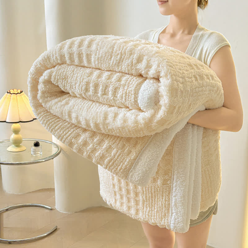 Ownkoti Wendbare Sherpa-Decke mit Karomuster - Beige - 200cm x 230cm - image 1