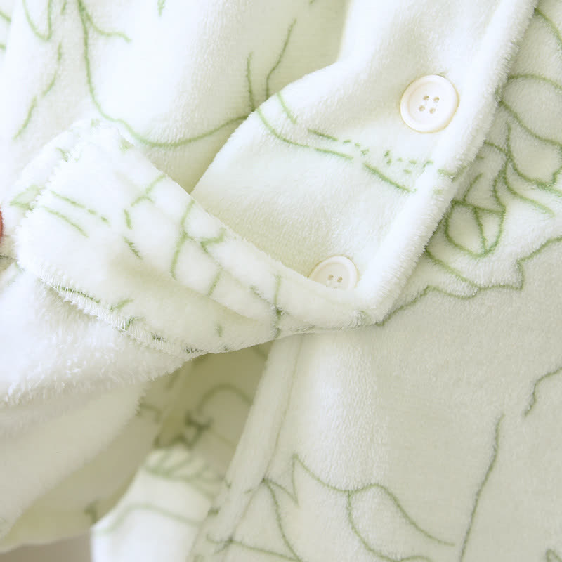 Frisches grünes Plüsch-Loungewear-Set mit Linienmuster - image 8