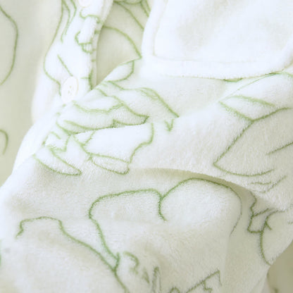 Frisches grünes Plüsch-Loungewear-Set mit Linienmuster - image 7