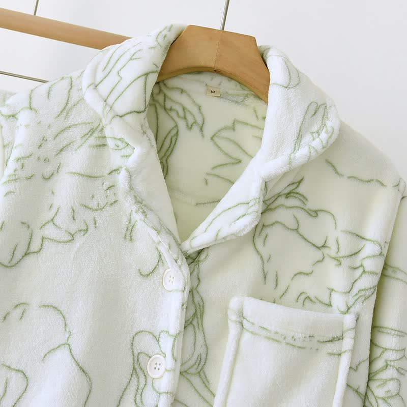 Frisches grünes Plüsch-Loungewear-Set mit Linienmuster - image 4