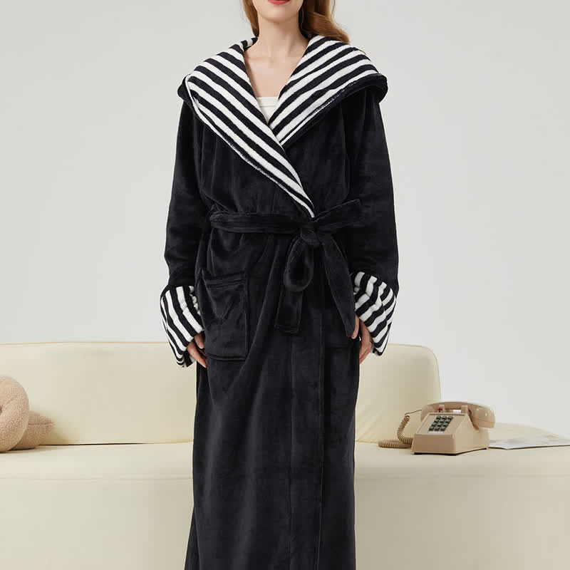 Unisex-Bademantel mit Streifen, Kragen und Kapuze aus Plüsch - Schwarz - 2XL - image 0