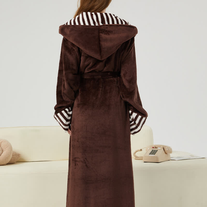 Unisex-Bademantel mit Streifen, Kragen und Kapuze aus Plüsch - image 4
