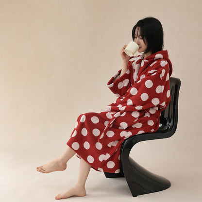 Passender Familienbademantel aus Baumwolle mit Kapuze und Polka-Dots - image 9