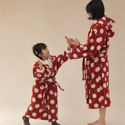 Passender Familienbademantel aus Baumwolle mit Kapuze und Polka-Dots - image 1