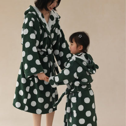 Passender Familienbademantel aus Baumwolle mit Kapuze und Polka-Dots - image 16