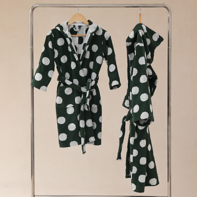 Passender Familienbademantel aus Baumwolle mit Kapuze und Polka-Dots - image 24