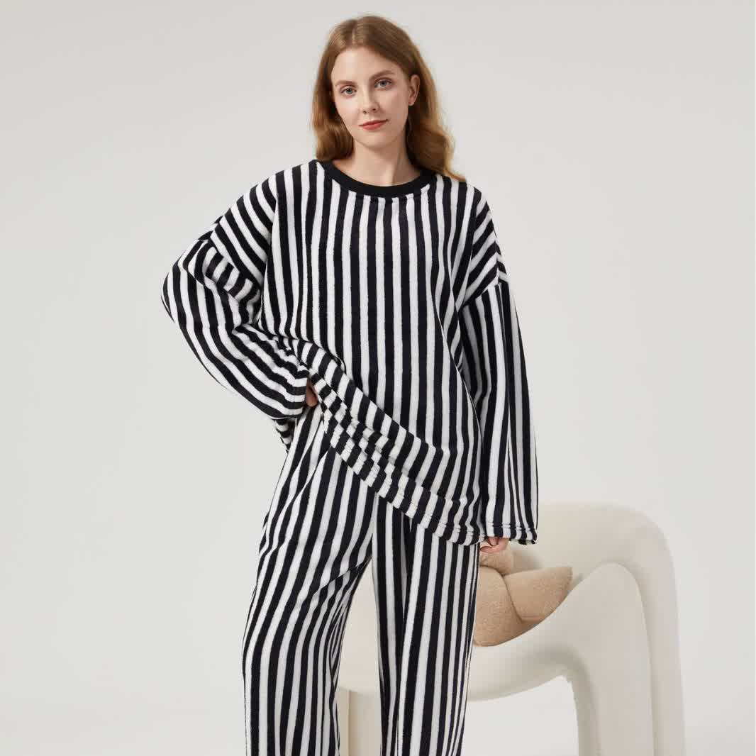 Loungewear-Set aus Plüsch mit vertikalen Streifen - Schwarz - XL - image 0