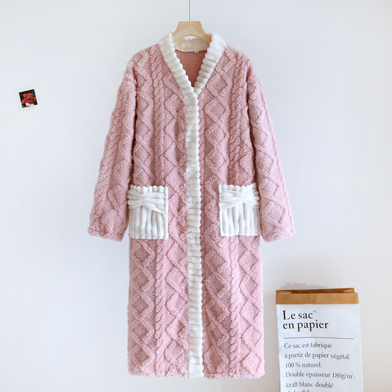 Nachthemd mit diamantförmiger Plüschknopfleiste - Rosa - XL - image 4