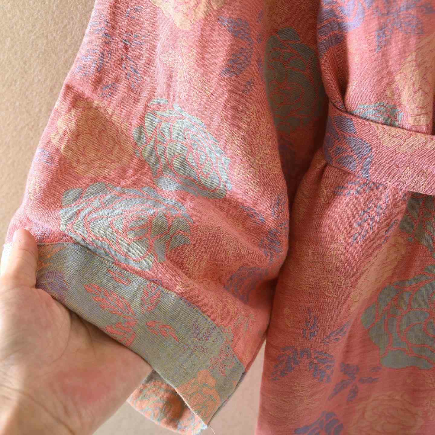 Romantischer Kimono-Bademantel aus Baumwollgaze mit Rosenmuster - image 7