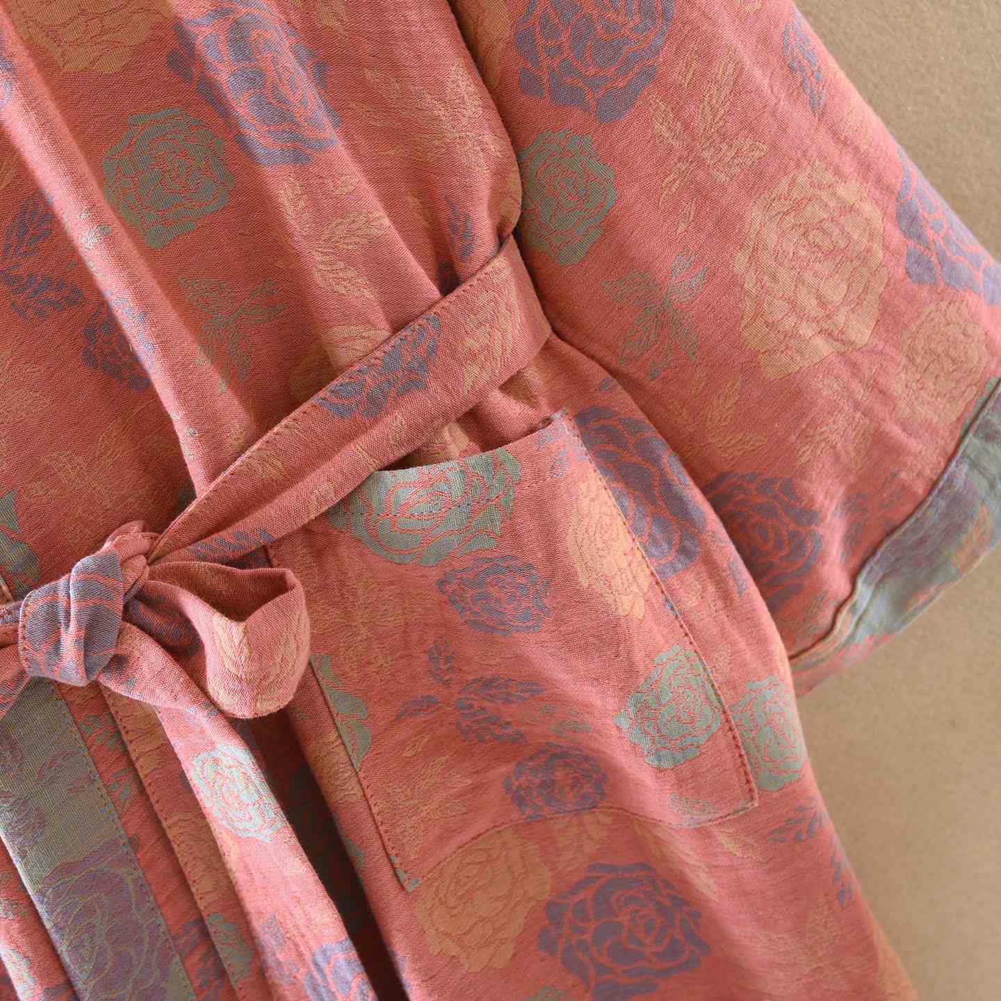 Romantischer Kimono-Bademantel aus Baumwollgaze mit Rosenmuster - image 8